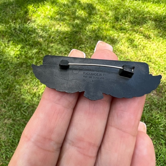 Vintage 1970s TWA Airlines Junior Crew Member Wings Pin Made by Stoffel Seals - Picture 9 of 15